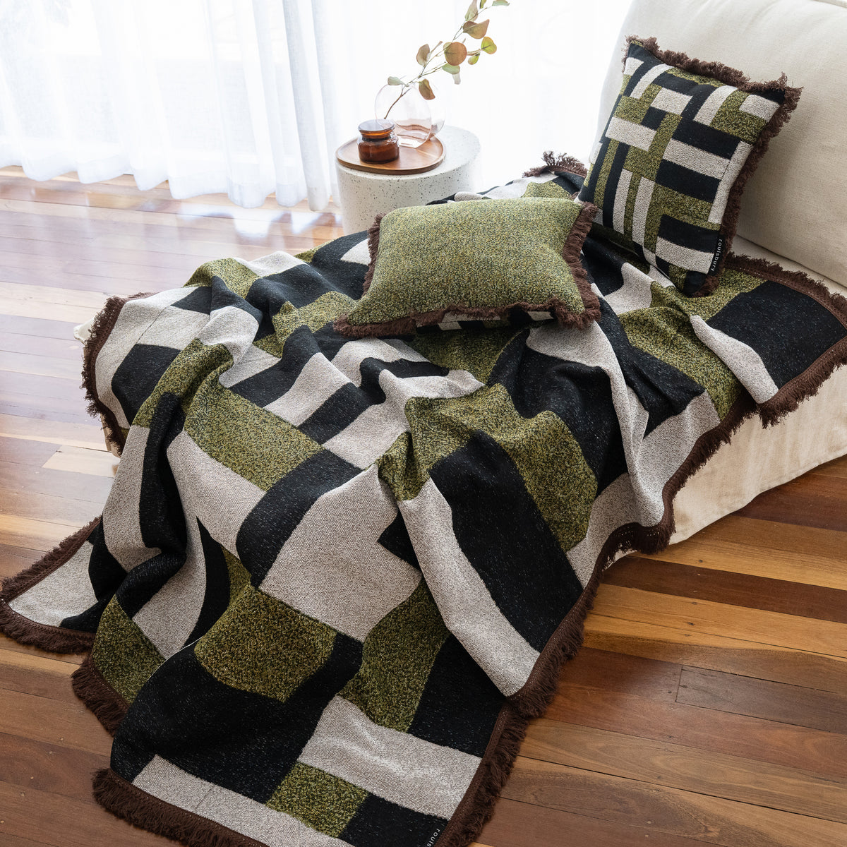 Torino Woven Throw & Picnic Rug